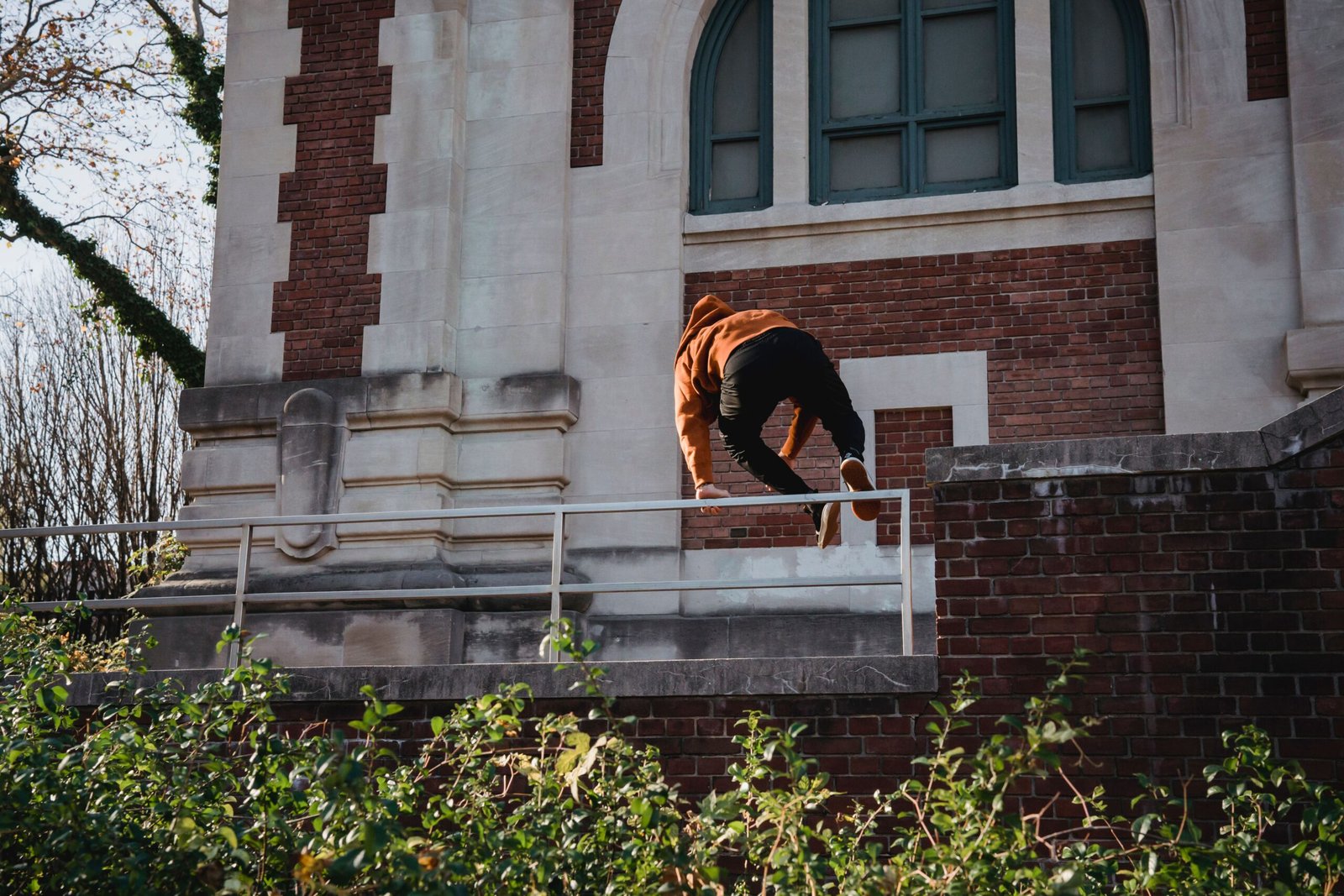 How to Progress From Beginner to Intermediate Parkour Safely